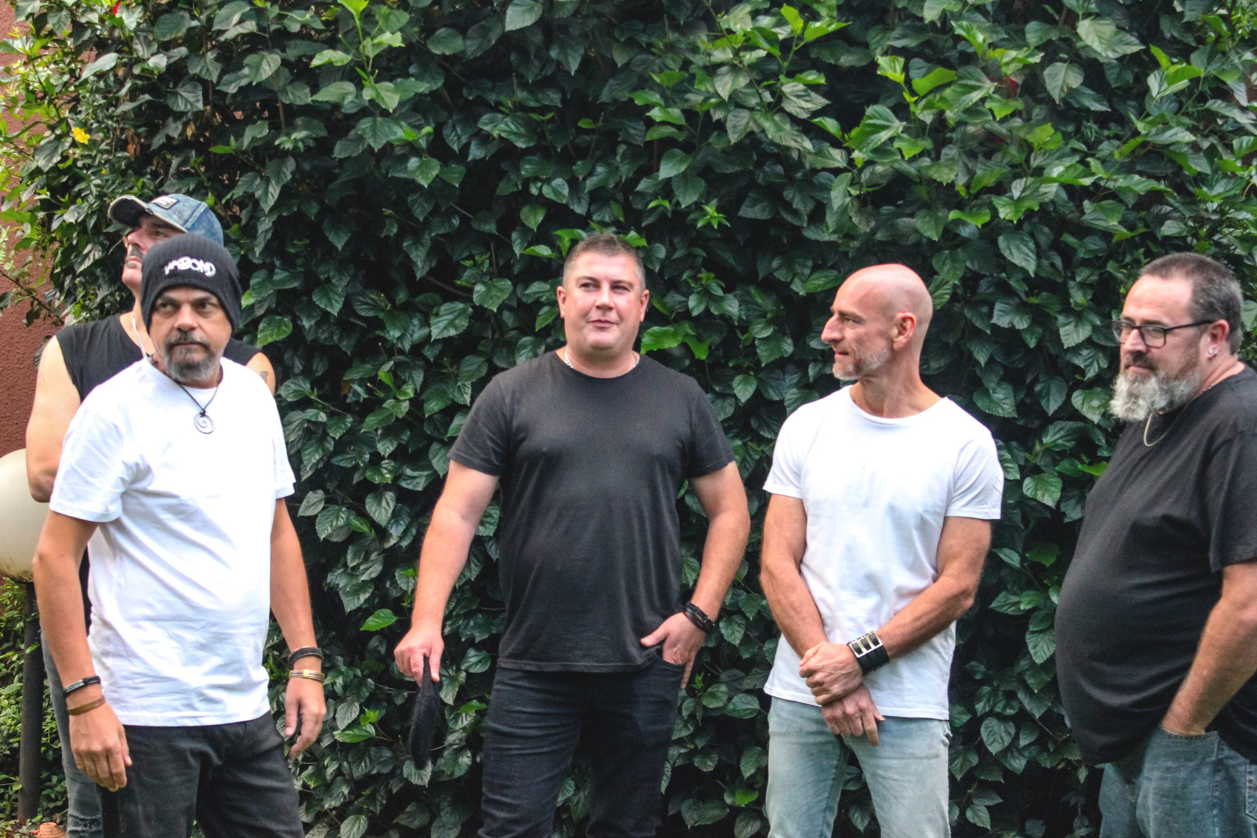 Vabond — Band & Portraits