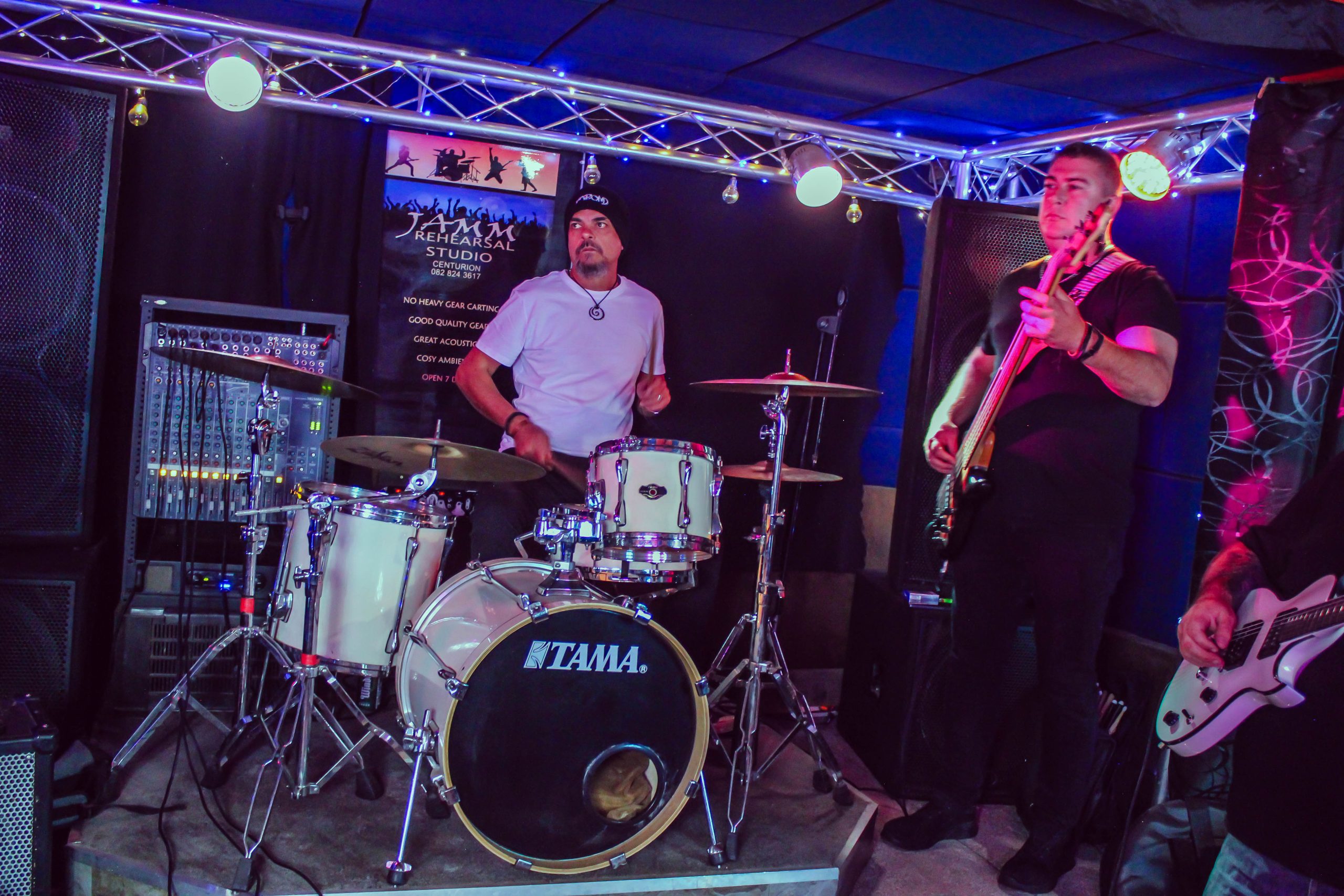 Vabond — Live & Rehearsals